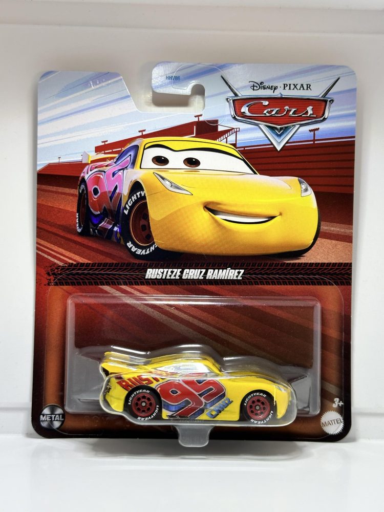 Rusteze Cruz Ramirez - Disney Pixar Cars · Distribution Diecast64