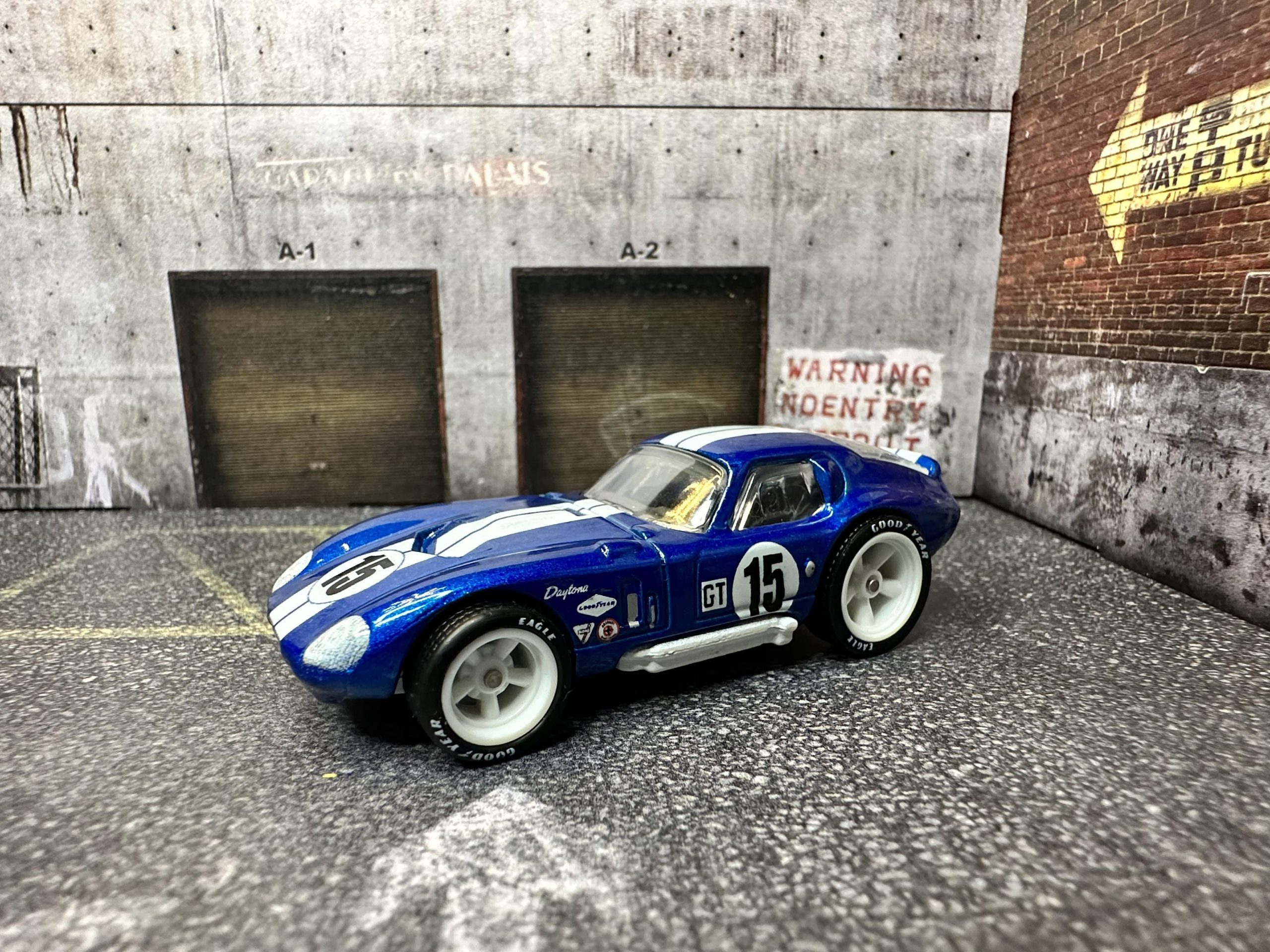 944811_5