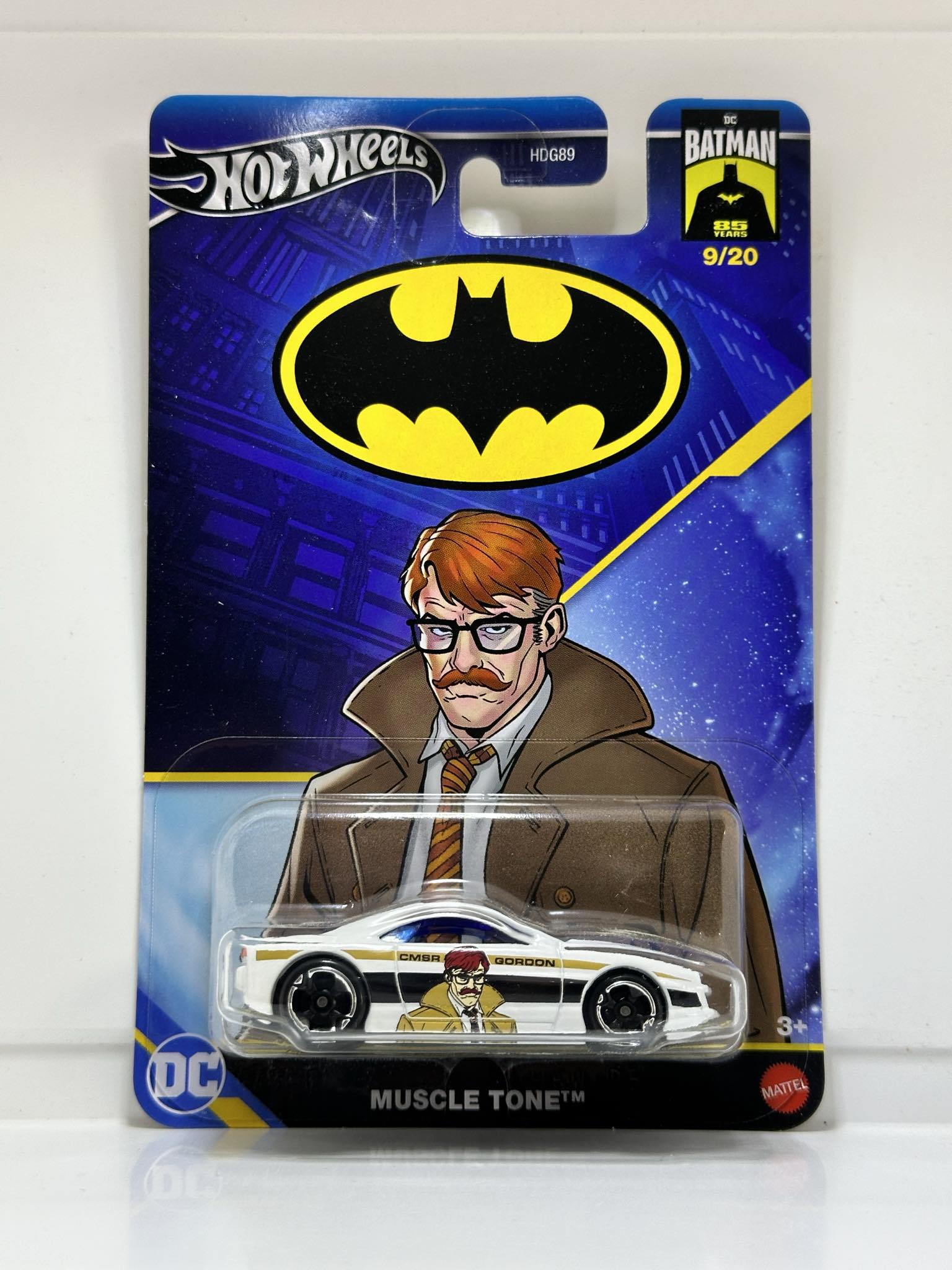 Muscle Tone - Batman · Distribution Diecast64