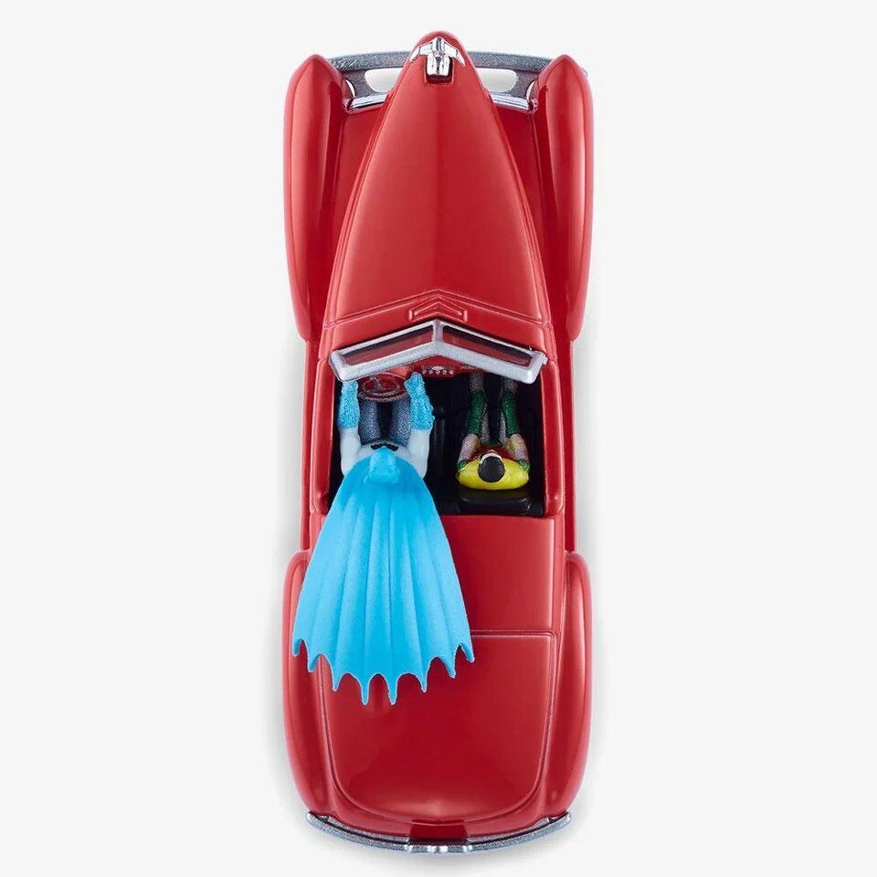 First Batmobile Batman - SDCC · Distribution Diecast64