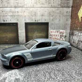 2005 Ford Mustang GT - Car of Decades