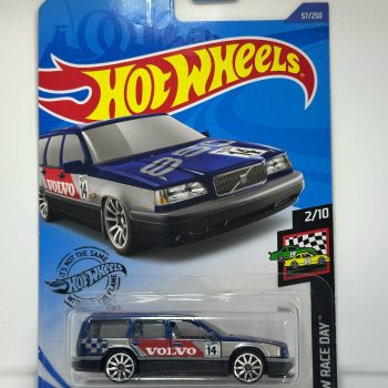 Volvo 850 Estate - First Edition