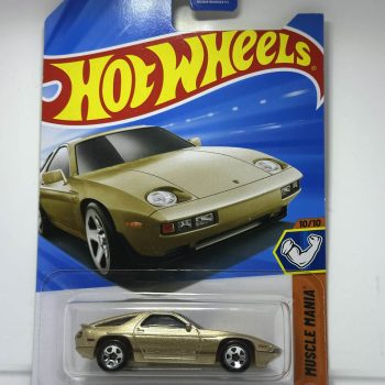 1983 Porsche 928S - Dollar General Exclusive